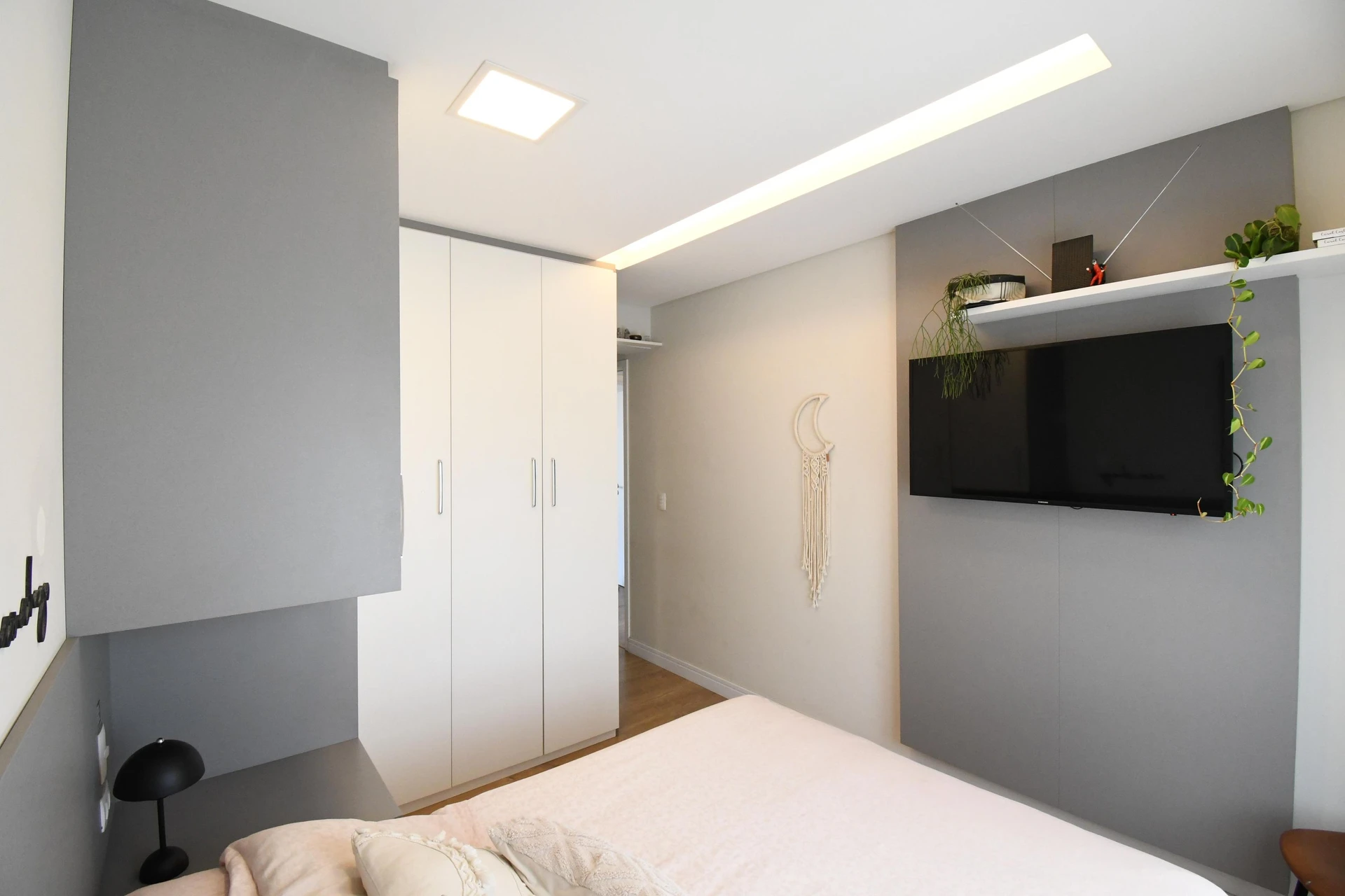 3-bedroom apartment in a building with a gym — photo 6