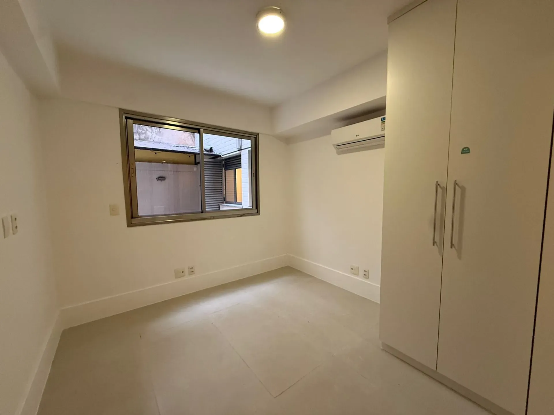 Apartamento com 4 quartos e 5 banheiros, 193 m² — photo 8