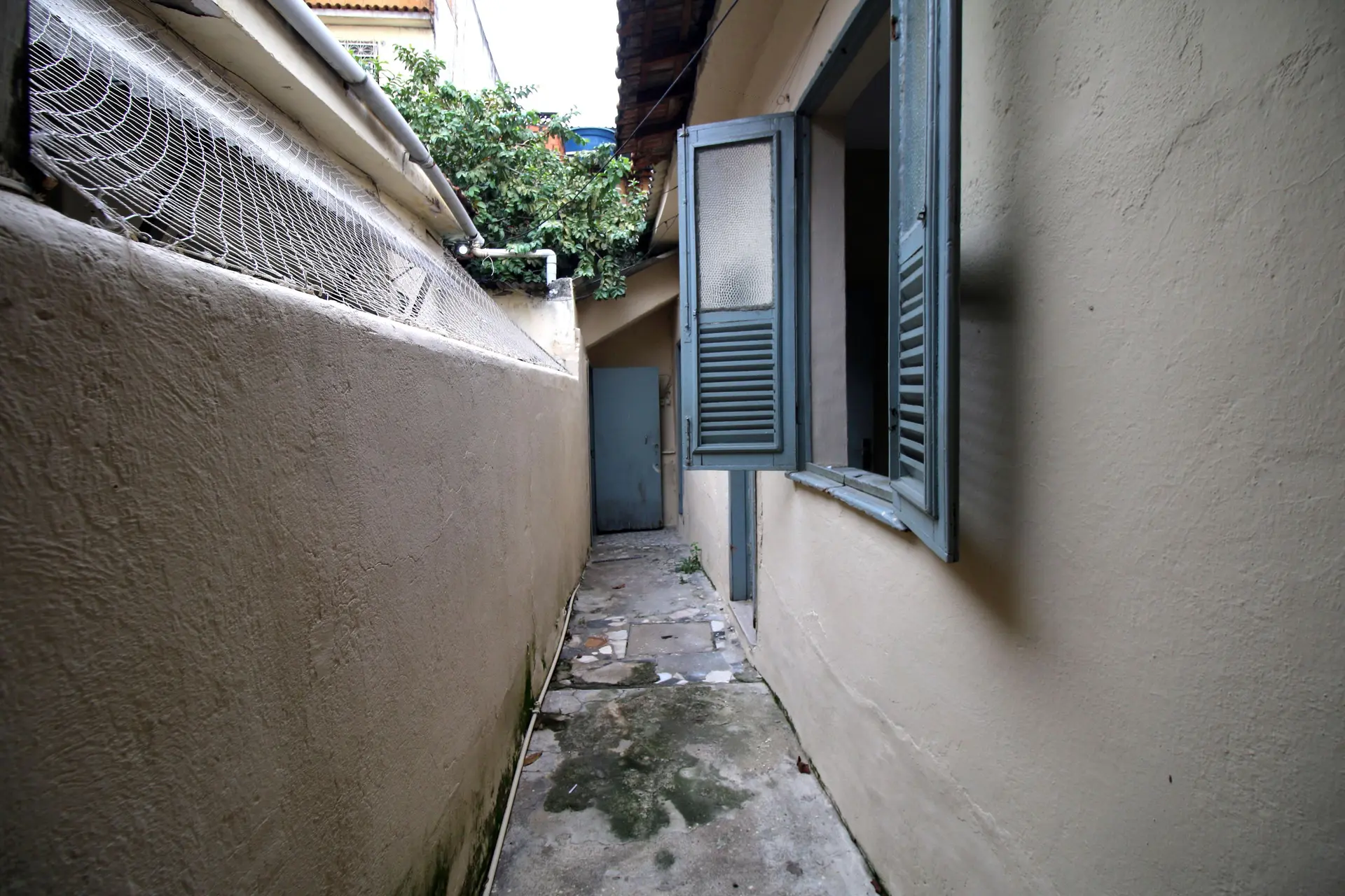 House with 1 bedroom, private garden and no parking
