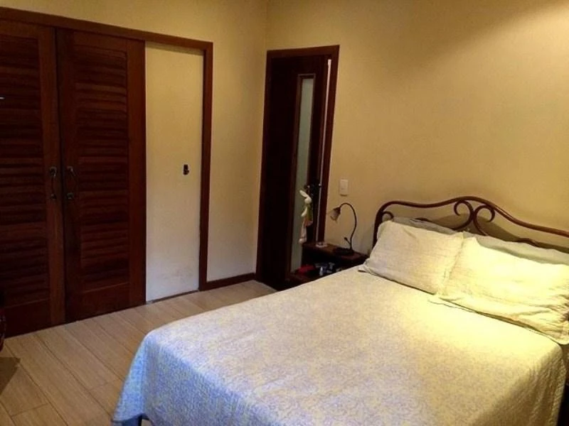 Furnished house 945 m² with 4 bedrooms and 5 bathrooms — photo 24