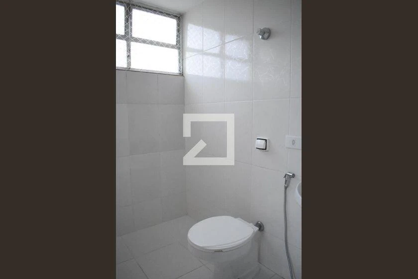 Wood or laminate floors in a 3-bedroom apartment, 133 m² — photo 4