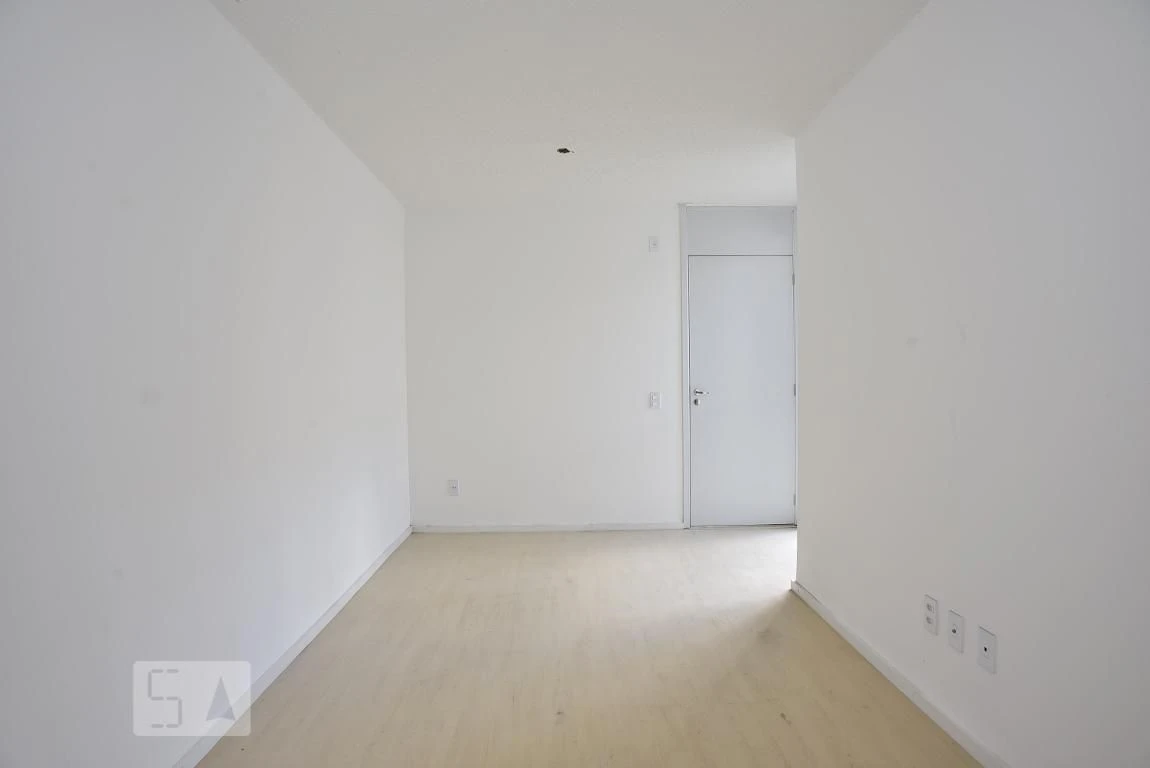 Wood or laminate floors in a 2-bedroom apartment, 45 m² — photo 25