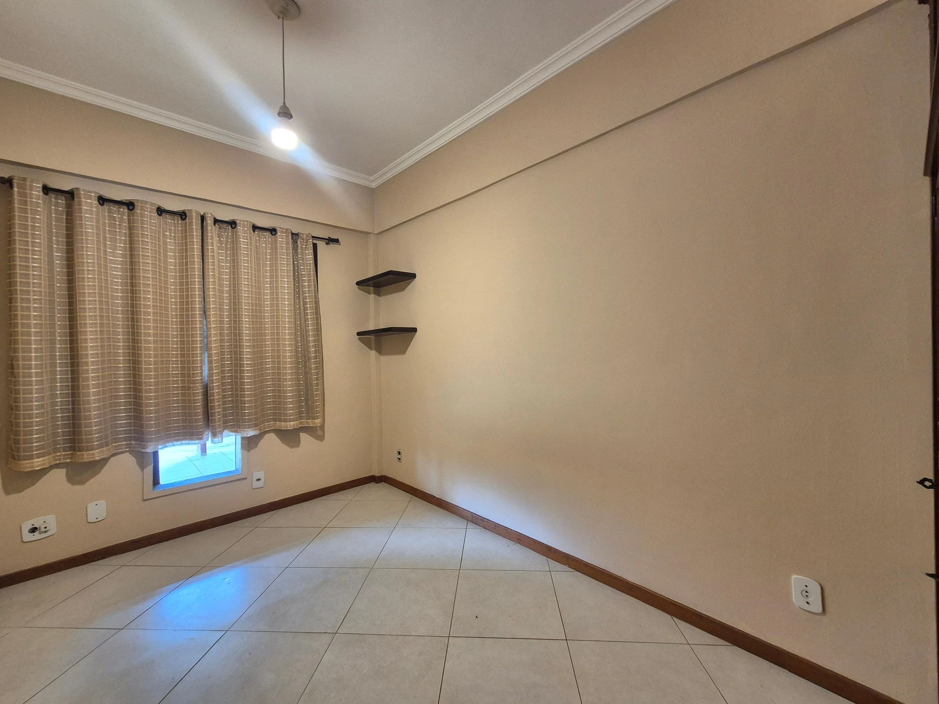 3-bedroom apartment with 1 en-suite and 3 parking spots — photo 40