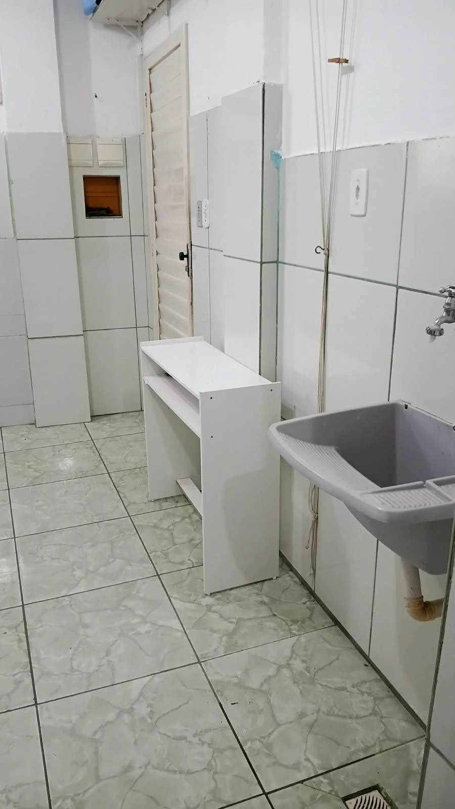 Furnished 3-bedroom house with 4 bathrooms, no parking — photo 17