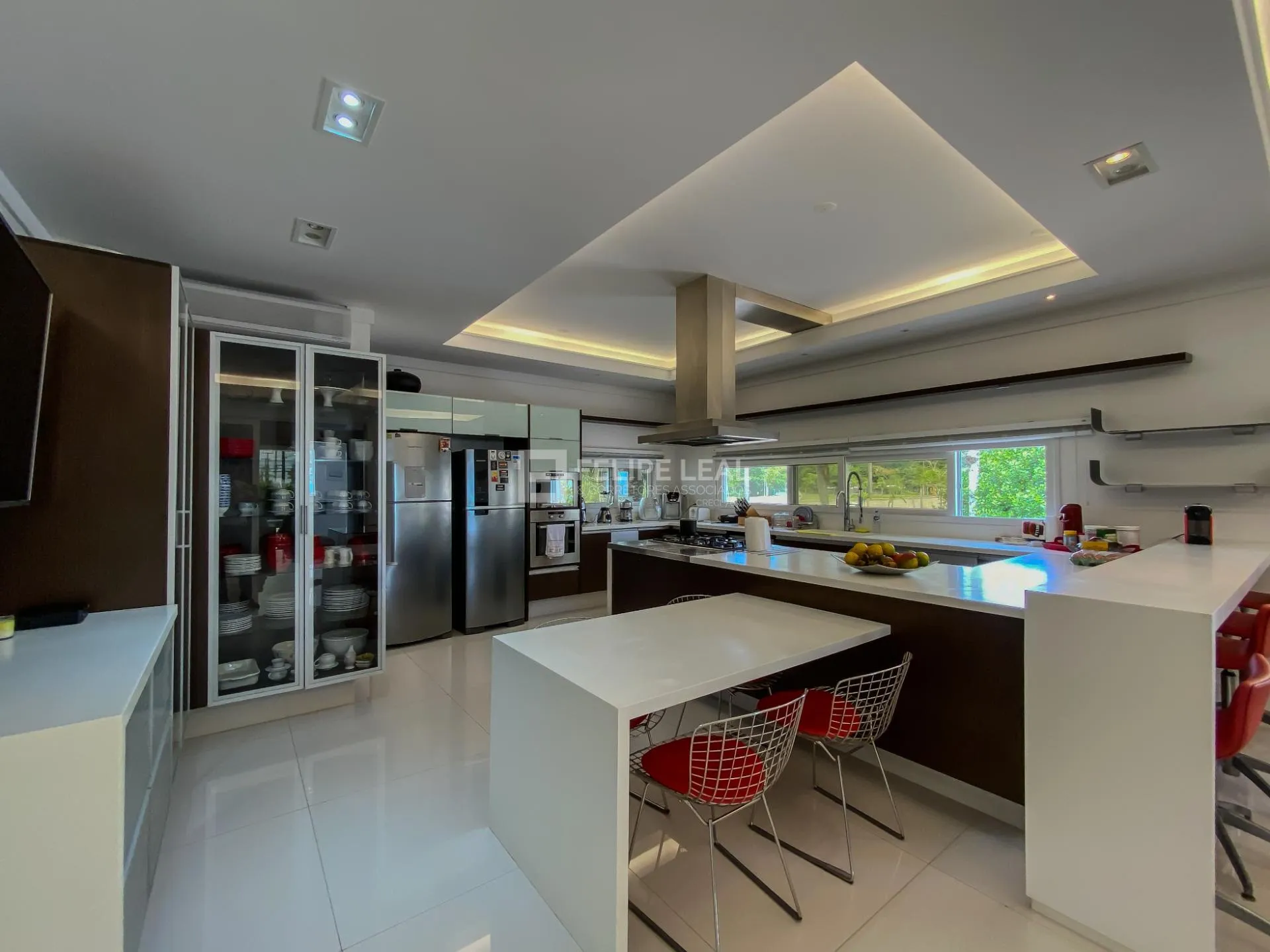 Casa em condomínio com 9 dormitórios e 8 suítes — photo 55