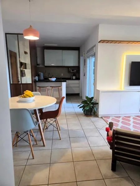 Квартира 69 м² з видом на воду та робочим місцем — photo 7