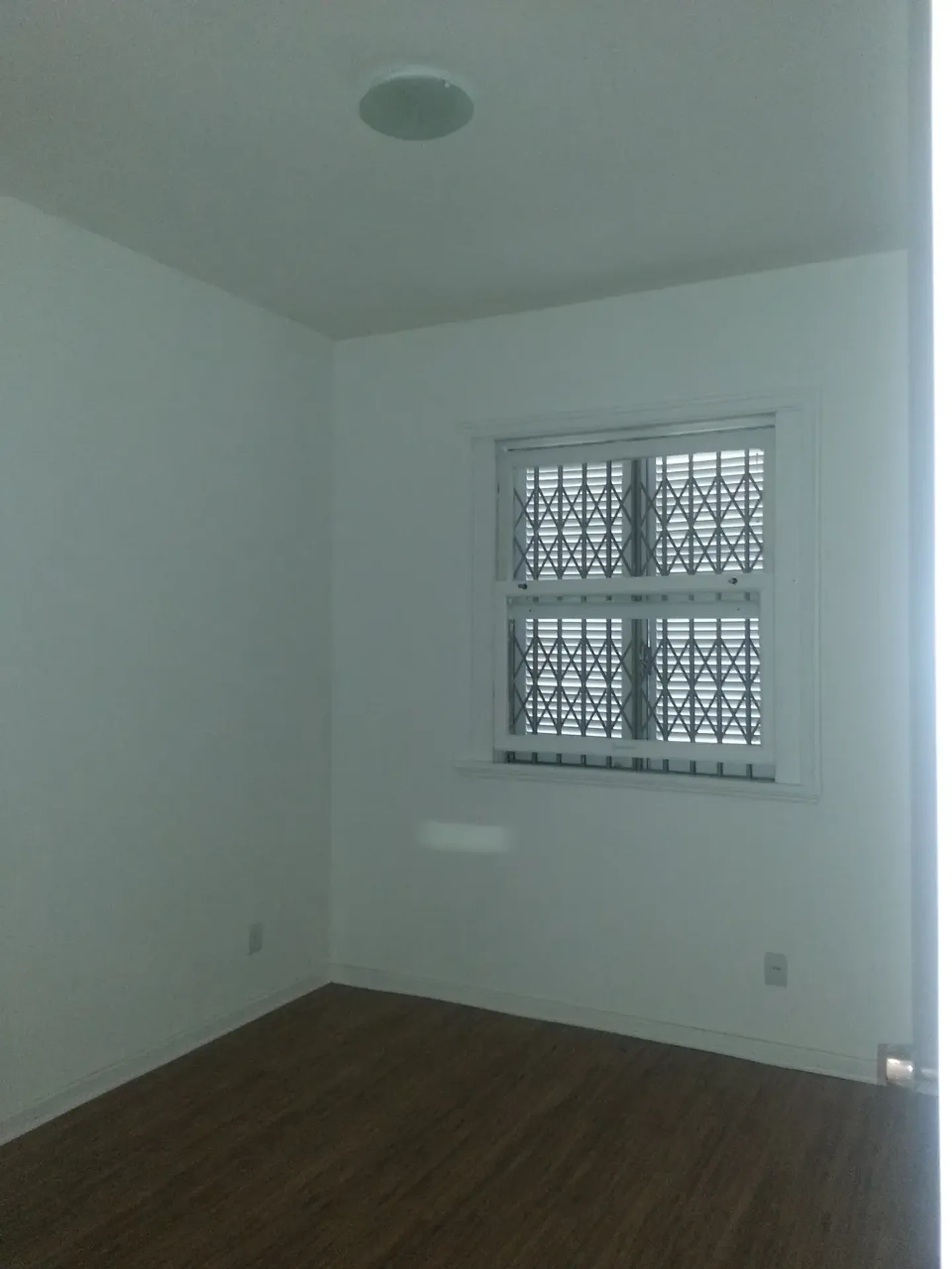 Apartment, 80 m², with wood or laminate floors — photo 2