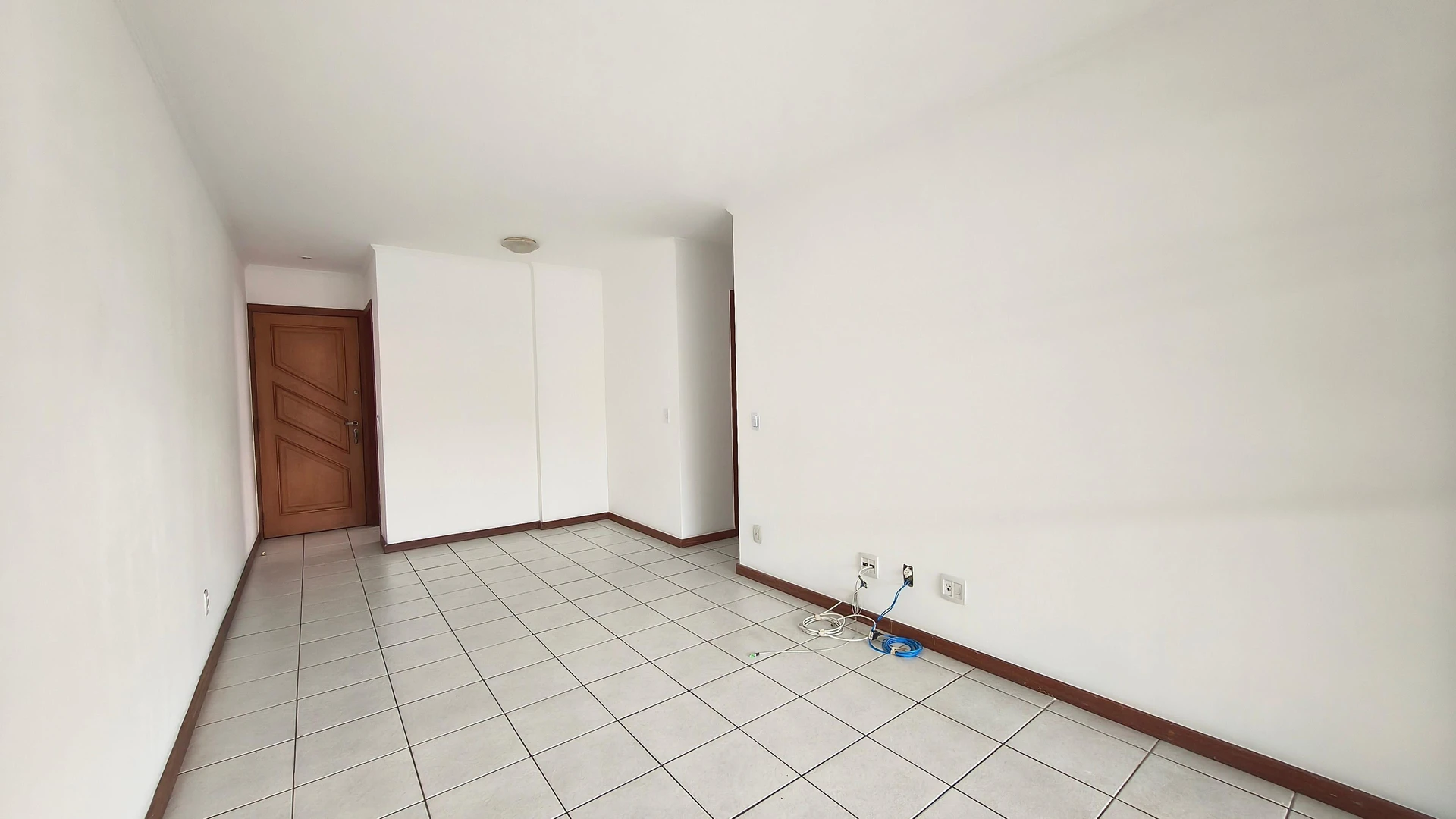 3-bedroom apartment in a building with a pool — photo 21