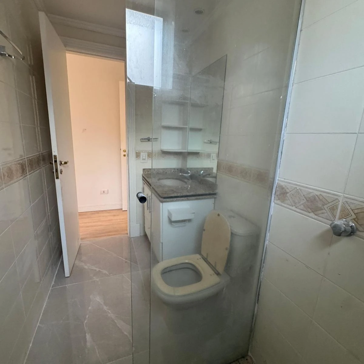 3-bedroom apartment with an en-suite and gas kitchen — photo 28