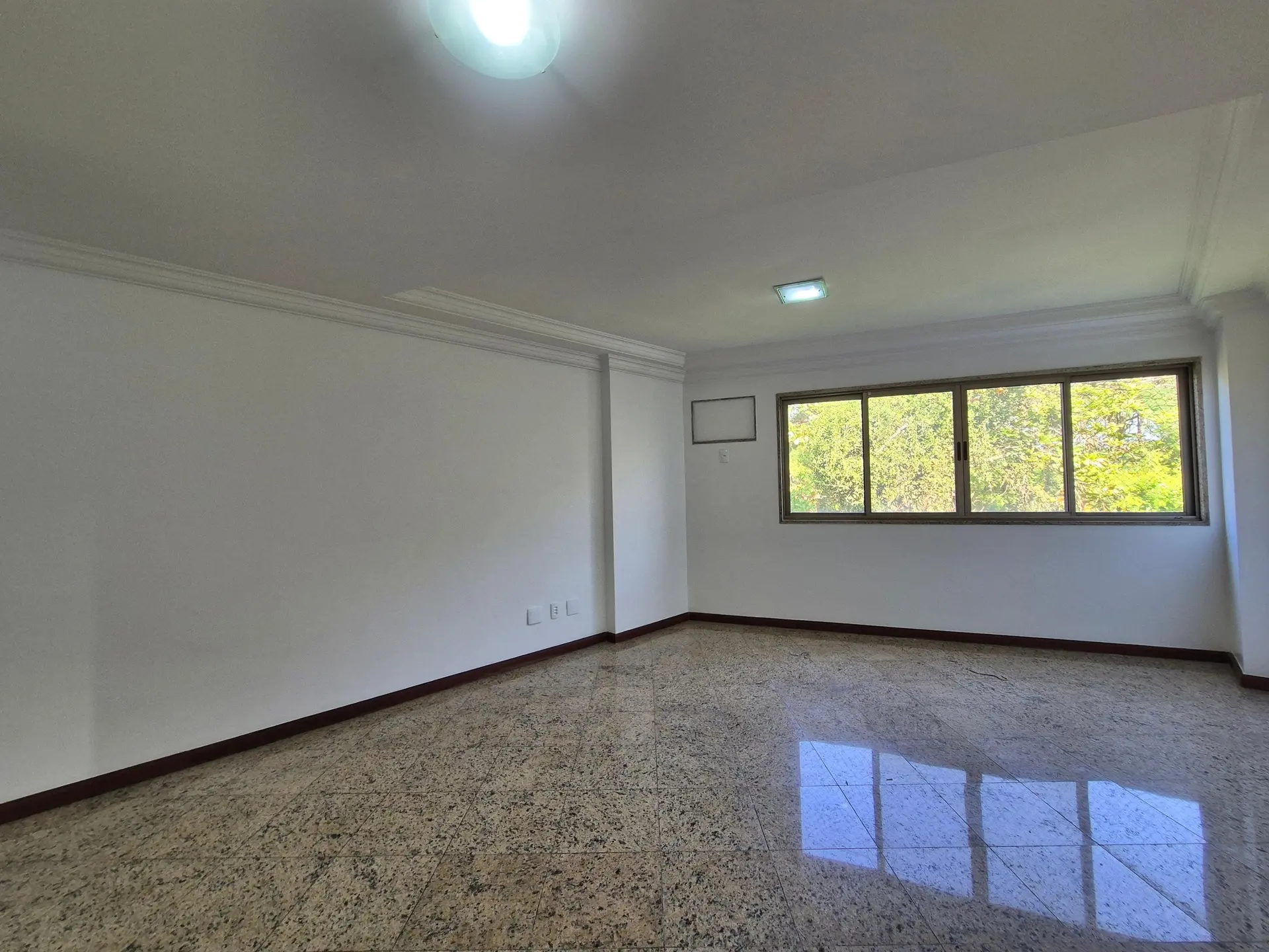 Apartamento mobiliado com 2 quartos e varanda — photo 3