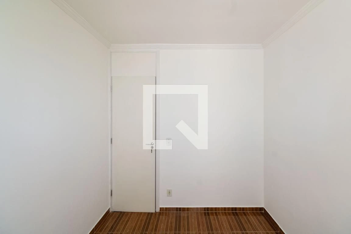 Apartamento com 2 quartos, 1 banheiro e varanda — photo 32