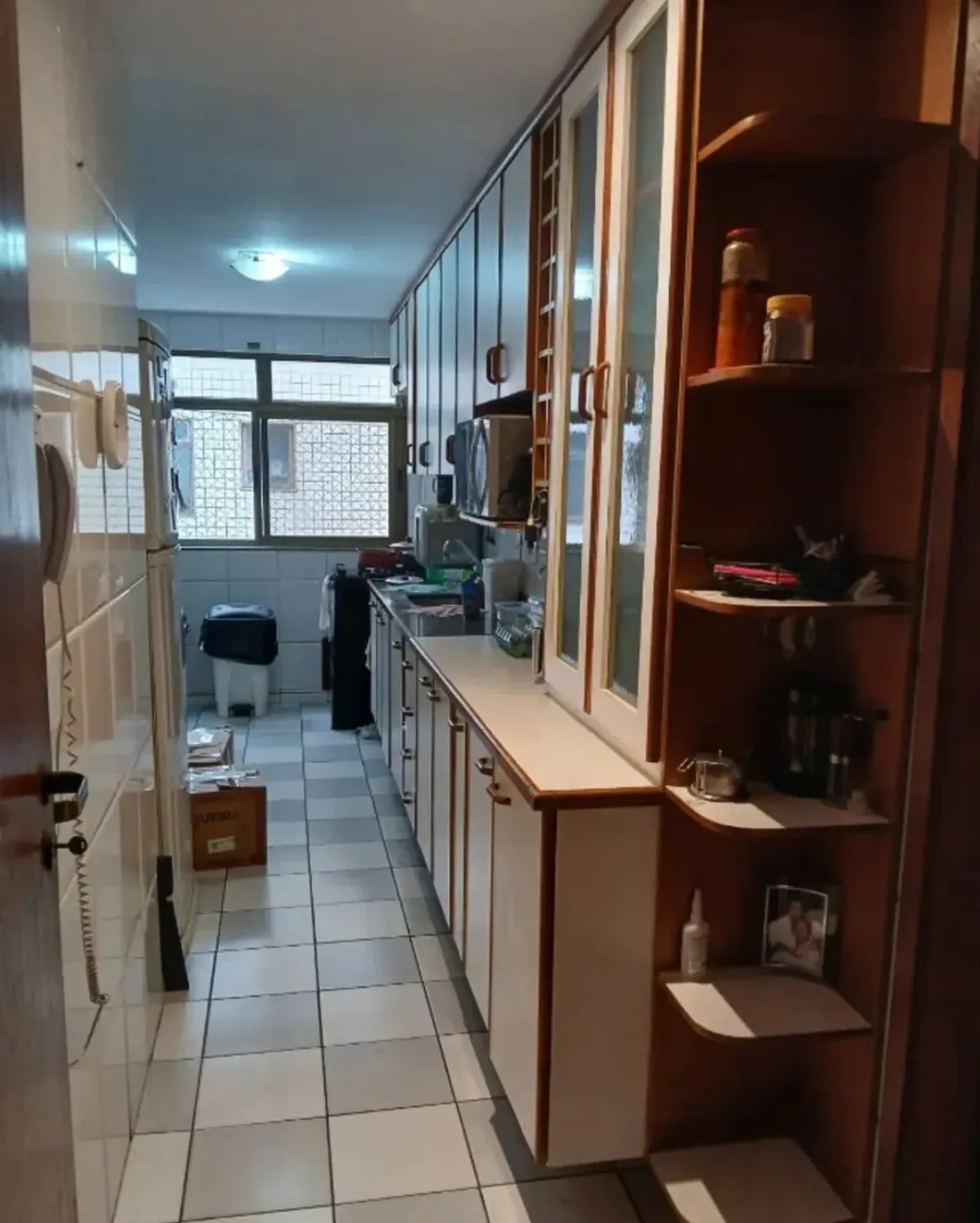 Furnished apartment, 128 m², with wood or laminate floors — photo 2