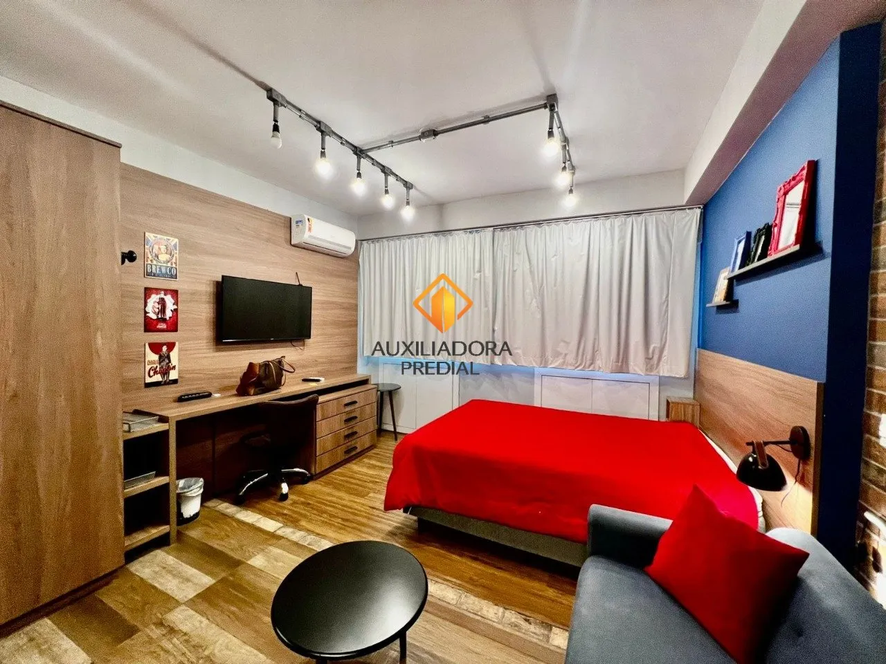 Furnished studio with 1 bedroom, 60 m² and open kitchen — photo 2