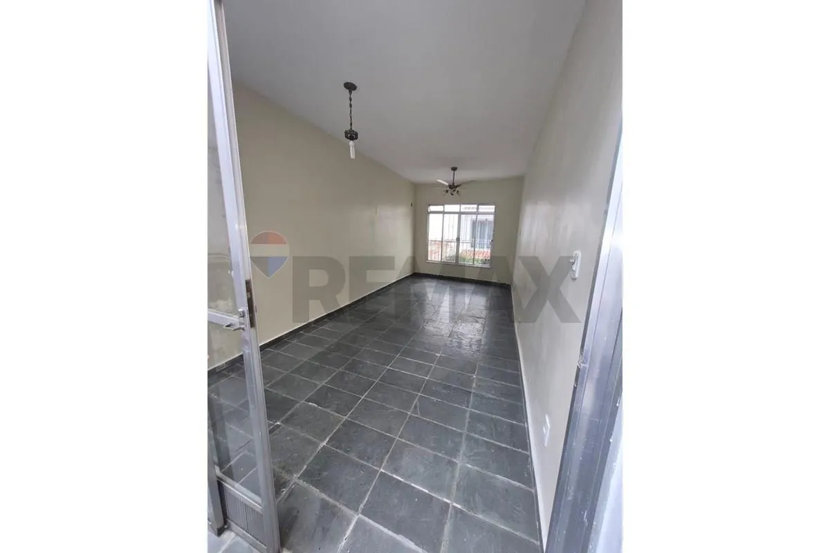 House with 3 bedrooms and 3 bathrooms plus balcony
