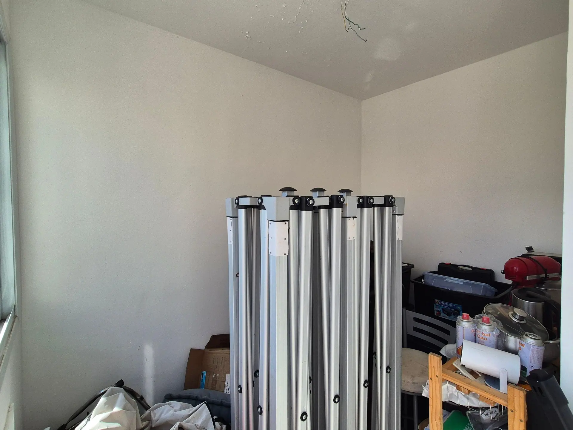 Furnished 2-bedroom apartment with private BBQ — photo 2