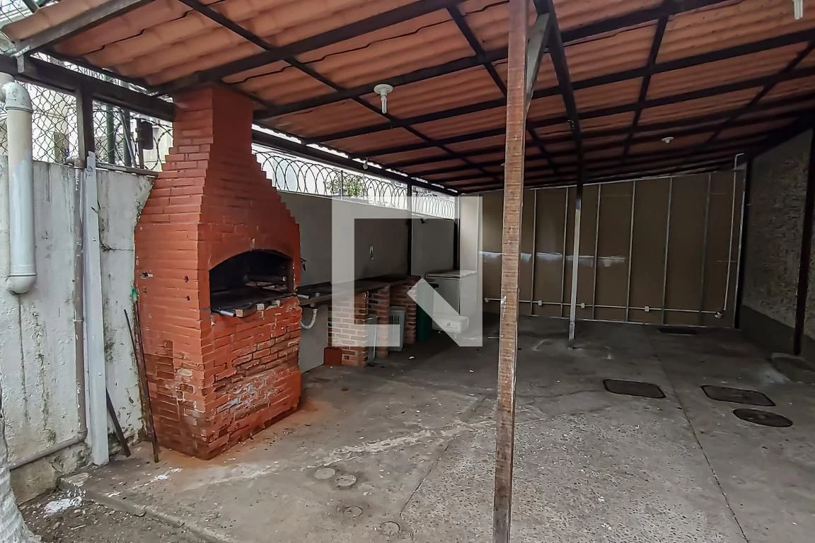 2-bedroom apartment with no parking and private BBQ — photo 4
