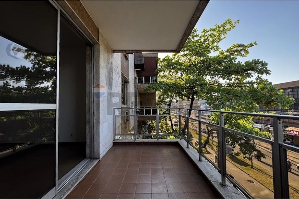 Apartment, 65 m², with wood or laminate floors — photo 4