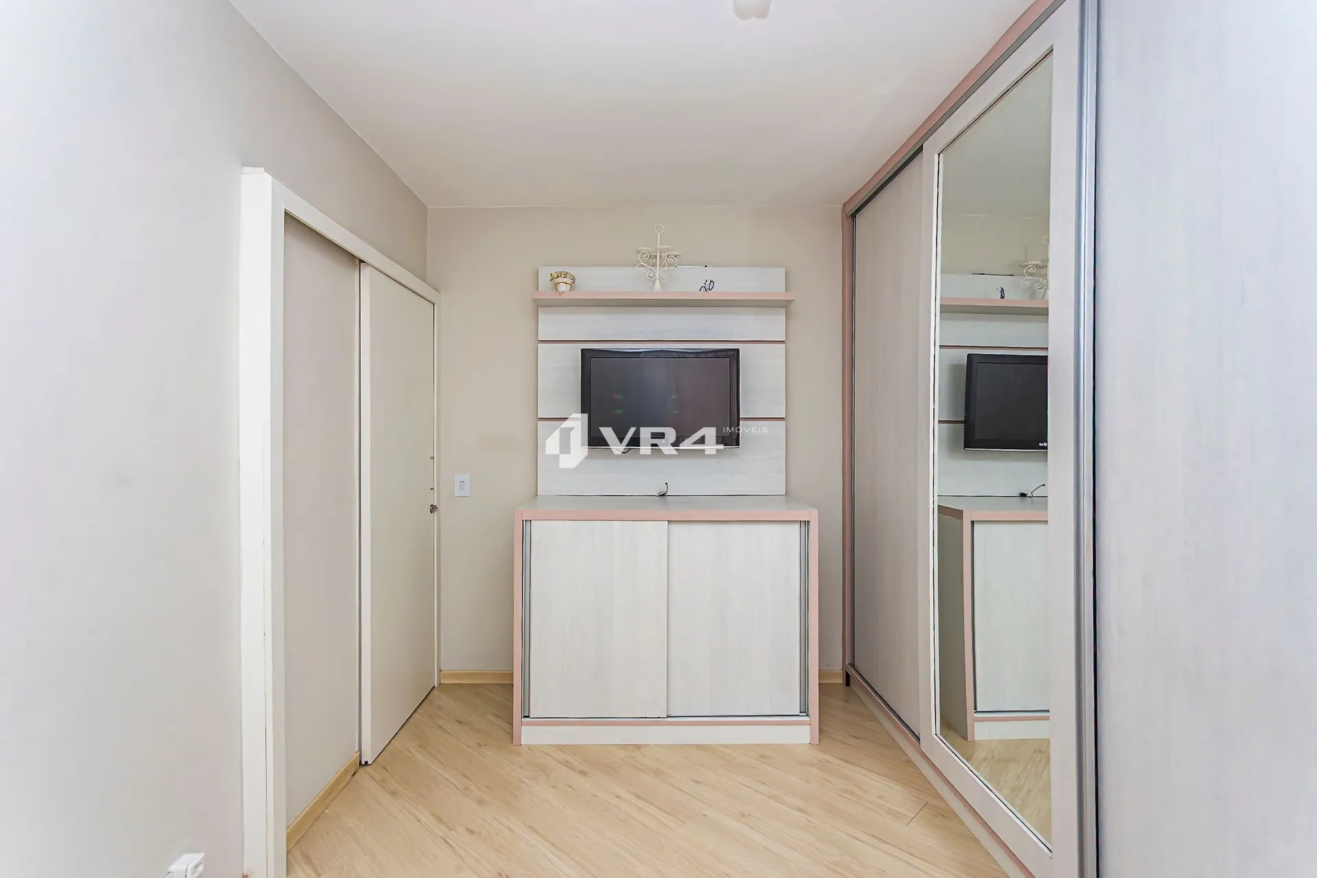 2-bedroom apartment with a washing machine — photo 19
