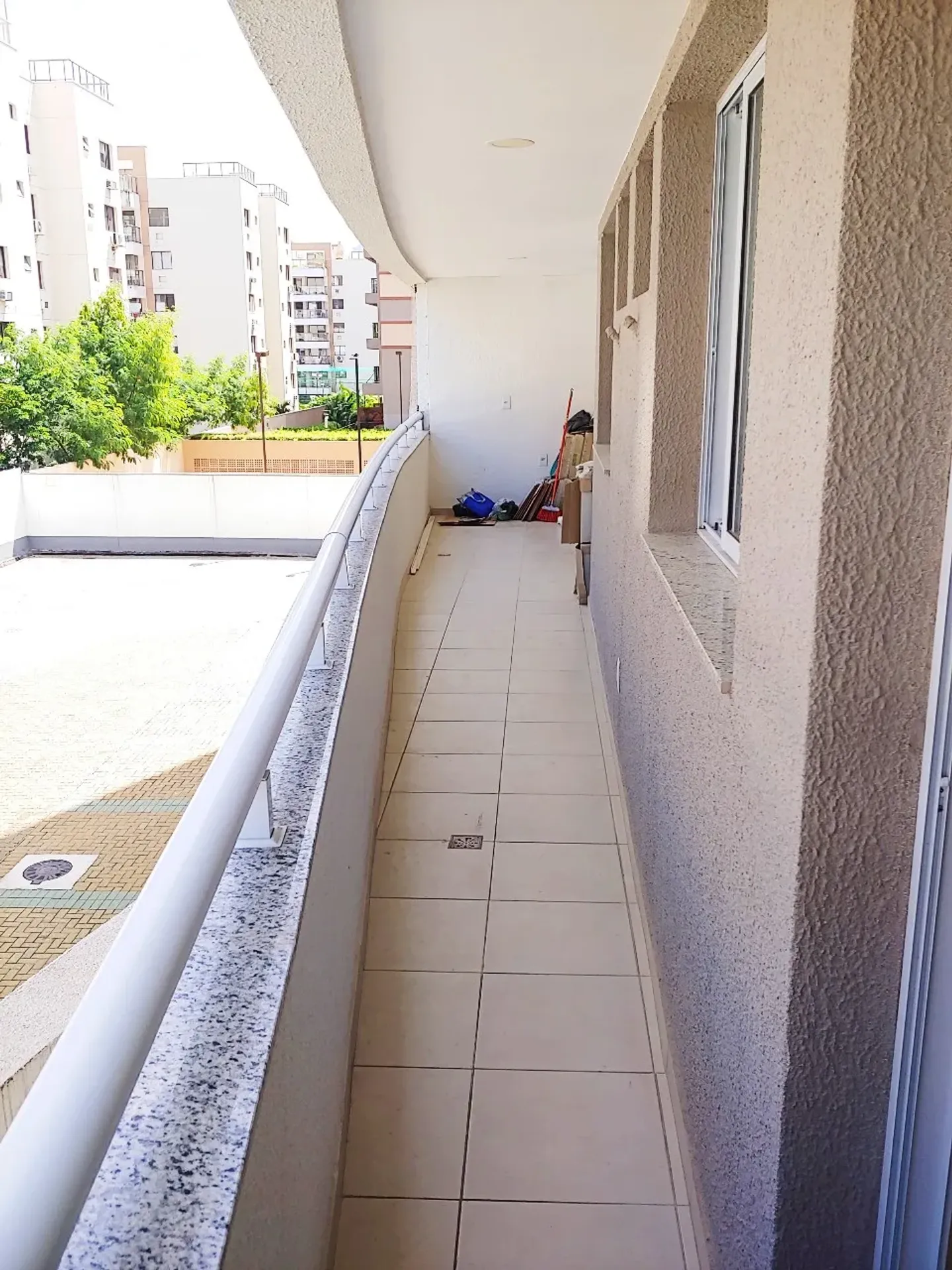 Apartment with 3 bedrooms, balcony and 2 parking spots — photo 52