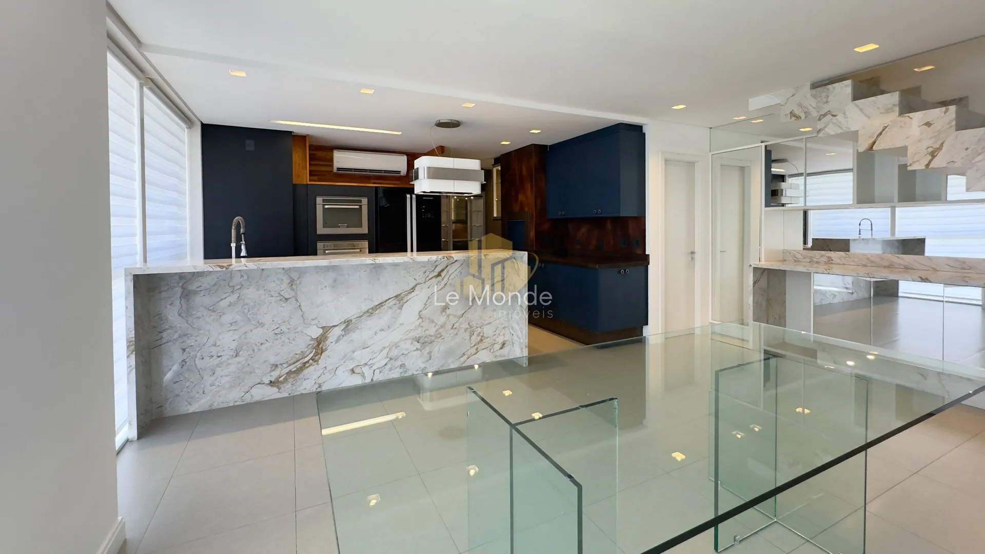Duplex apartment with 3 bedrooms and 156 m² — photo 26
