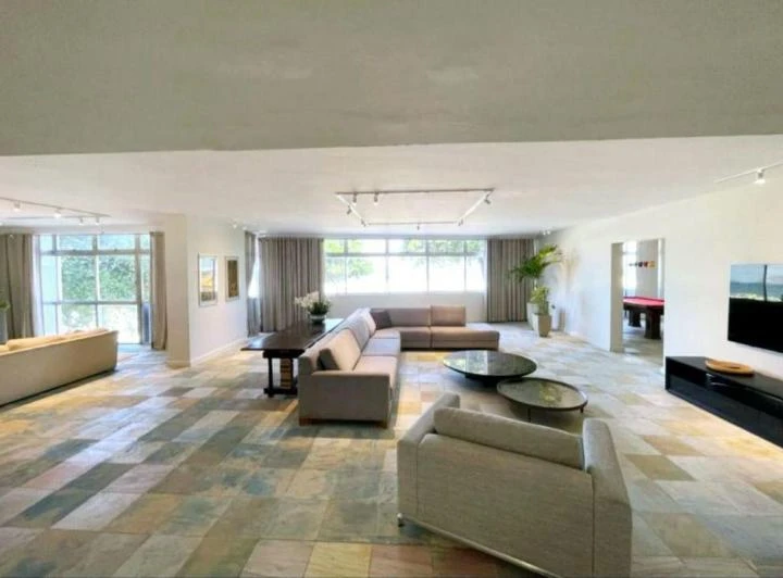 Apartment with 5 bedrooms and a spacious balcony — photo 2