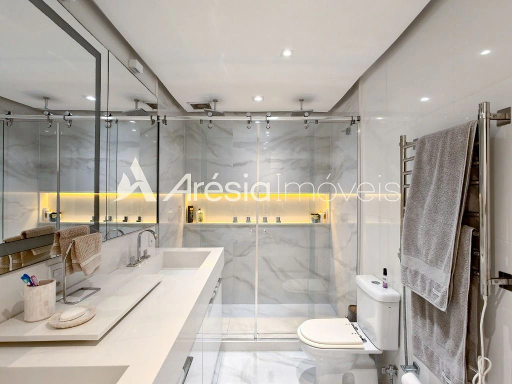 Furnished apartment with 4 bedrooms and private BBQ area — photo 7