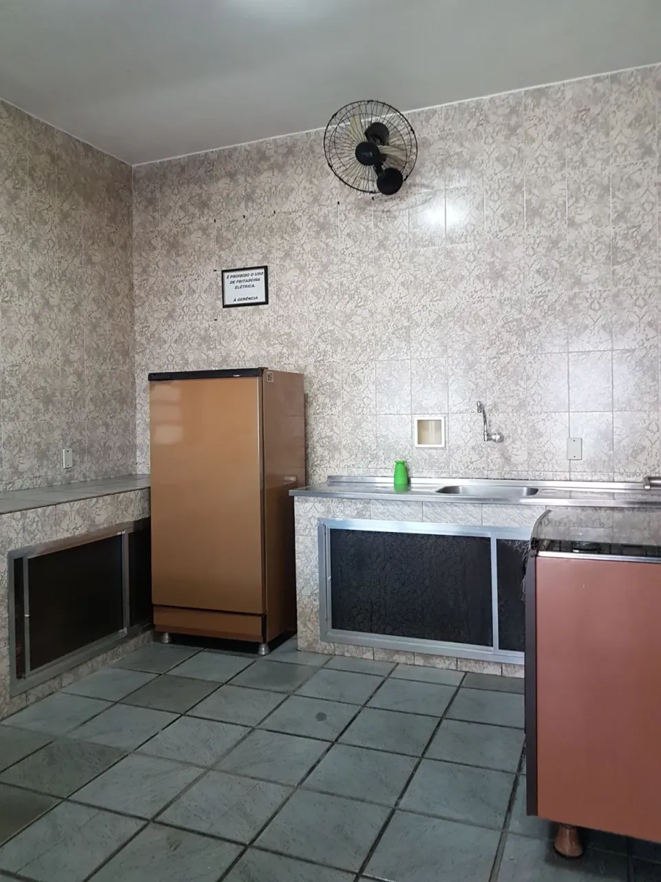 Commercial house with 1 bedroom and 2 bathrooms — photo 3