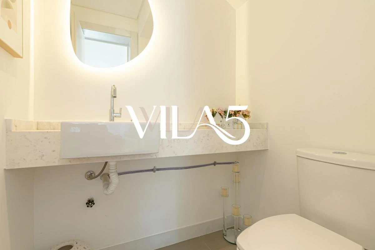 Furnished apartment, 195 m², with a glass-enclosed balcony — photo 18