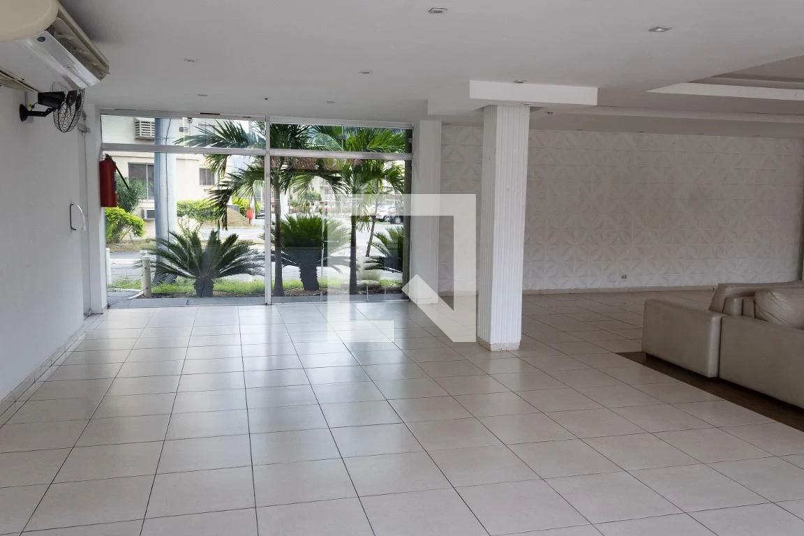 Apartamento com 2 quartos, 1 banheiro e varanda — photo 63