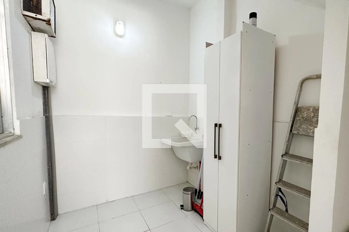1 quarto e piso de madeira ou laminado: apartamento de 45 m² — photo 17