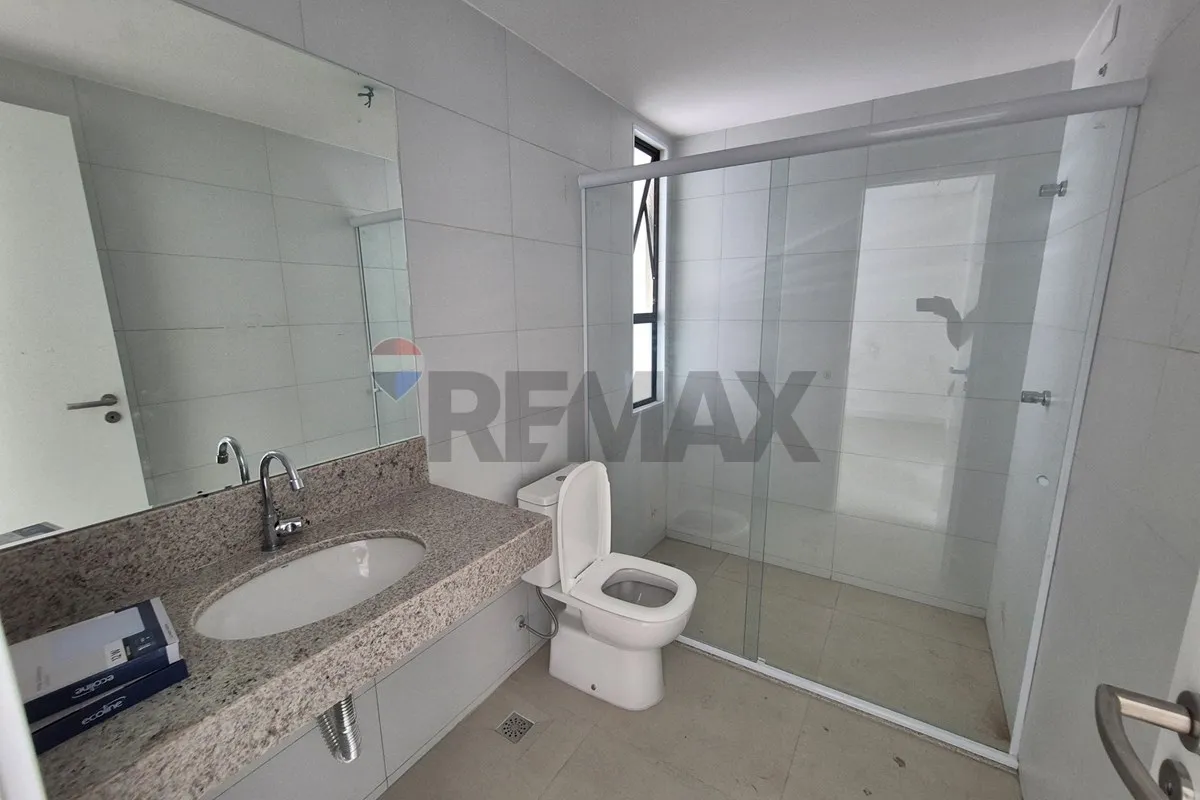 3-bedroom apartment in a building with a gym — photo 2