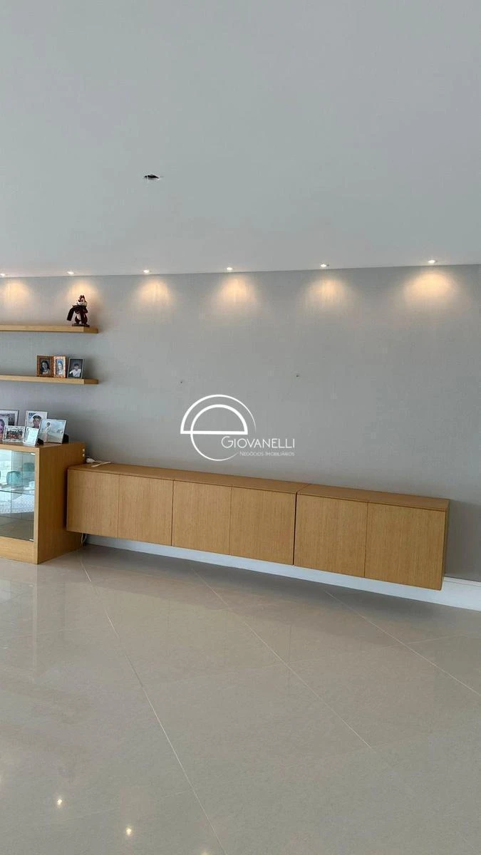 Apartamento de 300 m² com banheira e vista para a água — photo 20