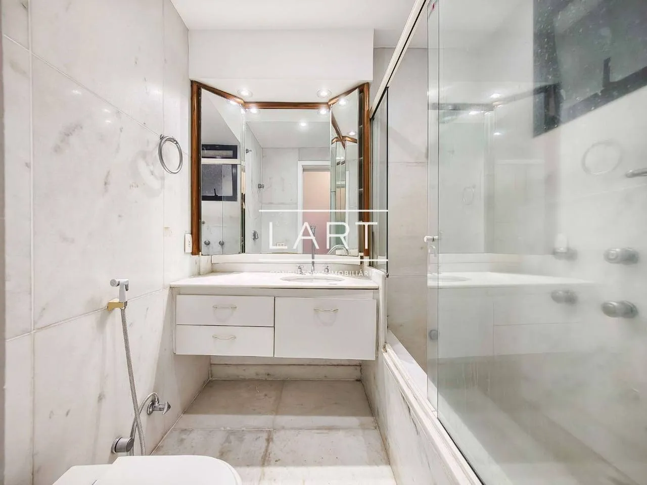 Floor-to-ceiling windows in a 3-bedroom apartment, 125 m² — photo 15