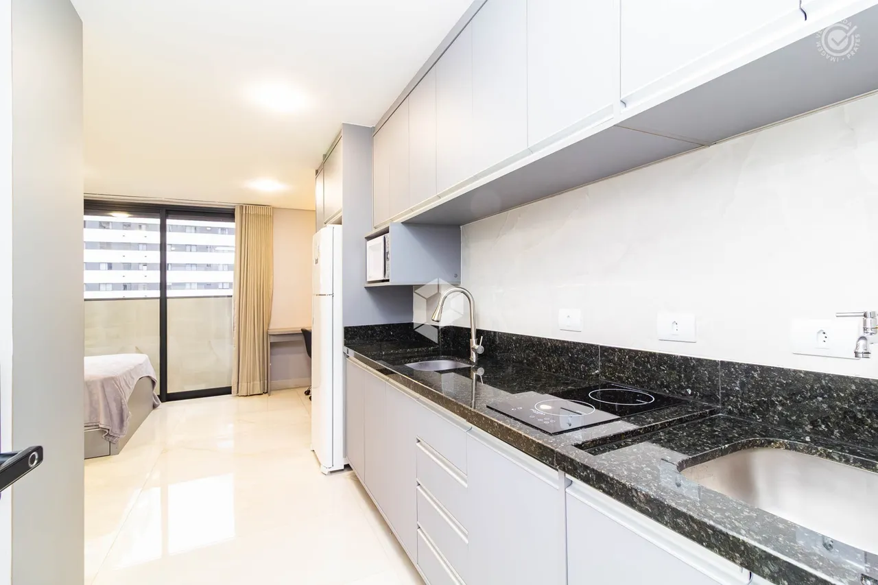 Furnished 1-bedroom apartment with a balcony — photo 2