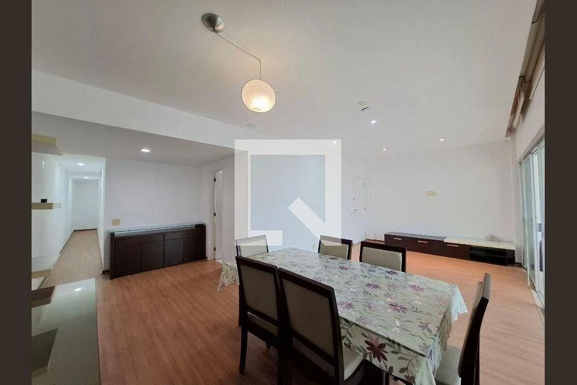 Home office in a 4-bedroom apartment, 140 m² — photo 24