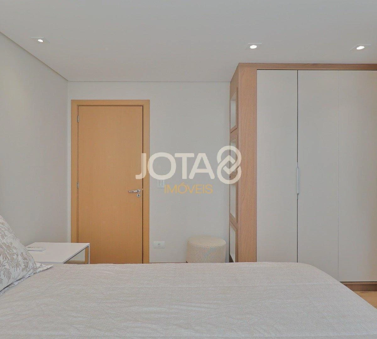 Furnished apartment, 80 m², with a washing machine — photo 18