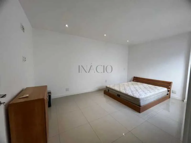 Furnished apartment with 3 bedrooms and 5 bathrooms — photo 18