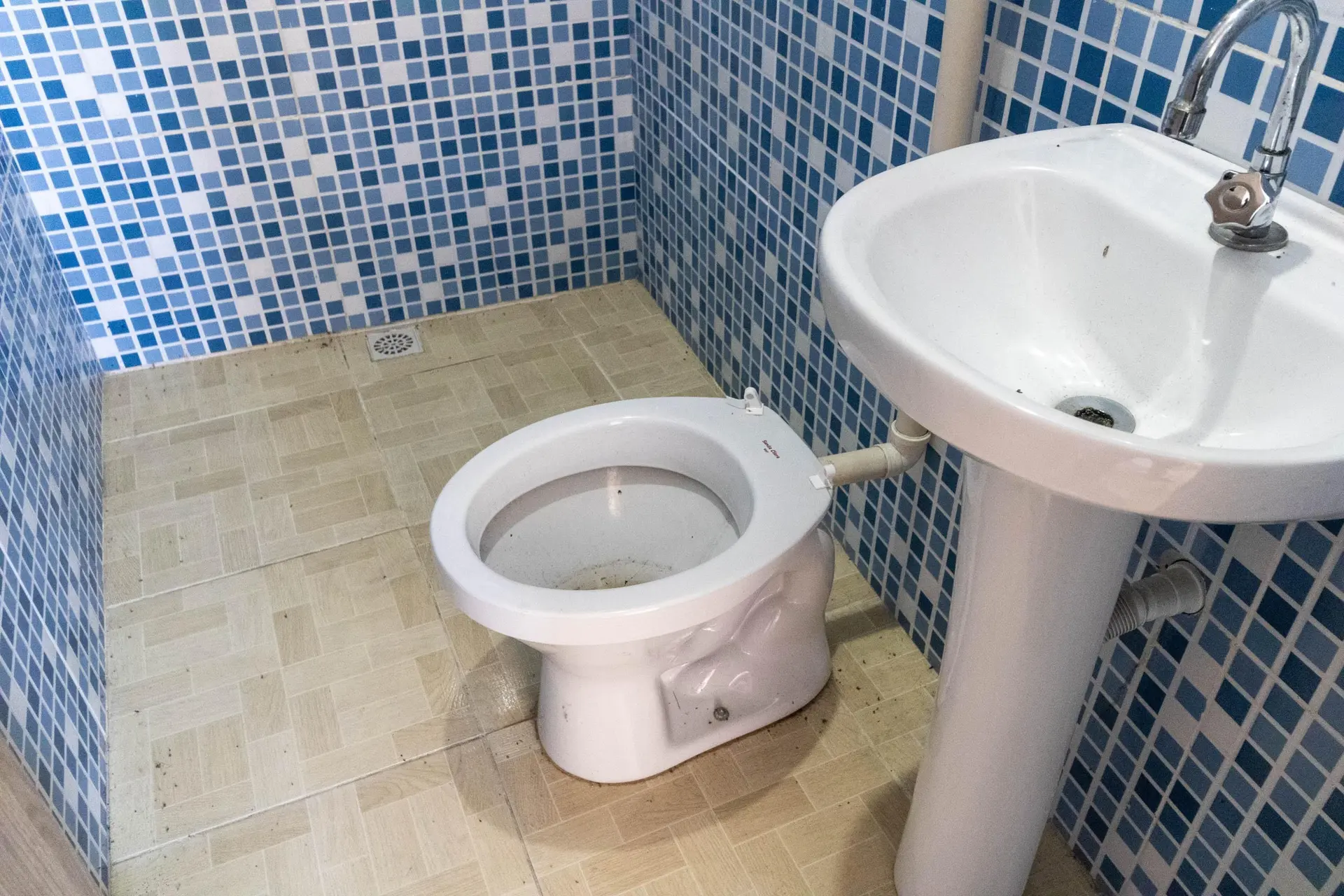 Unfurnished studio with 1 bedroom and 1 bathroom — photo 7