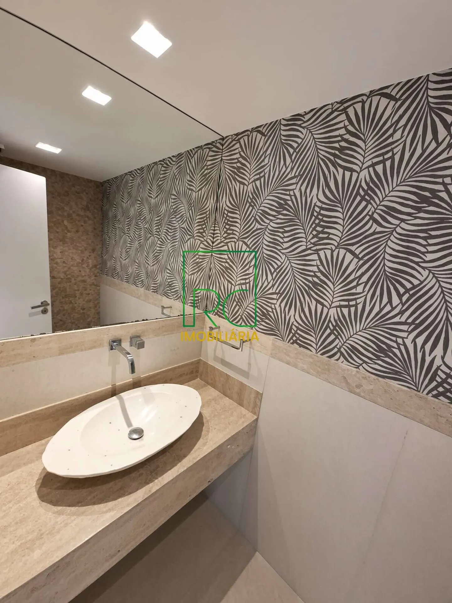 Apartamento de 300 m² com banheira e vista para a água — photo 23