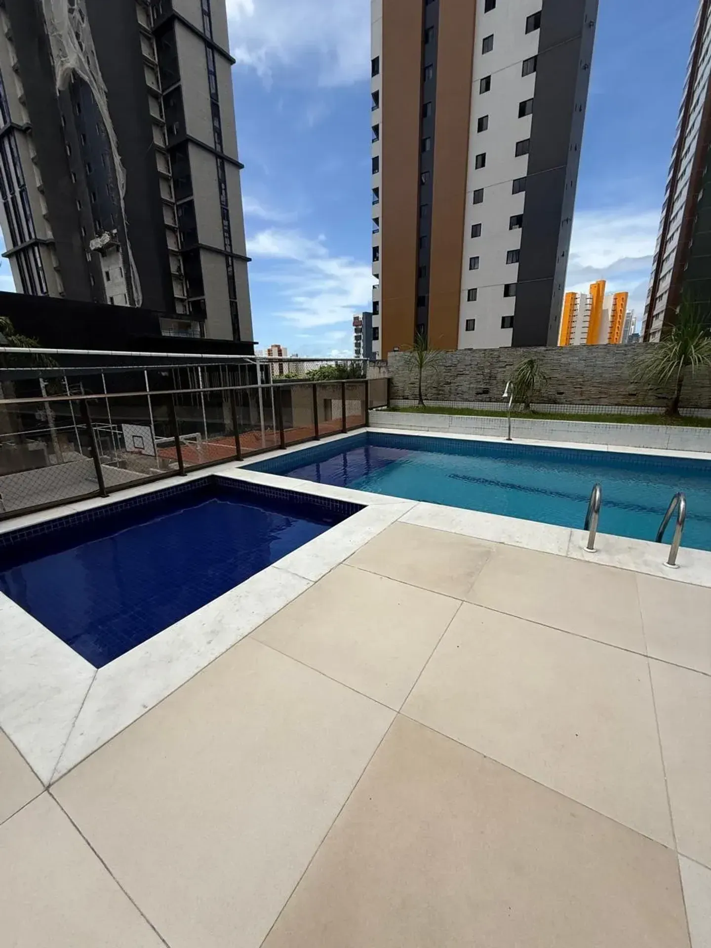 Furnished 175 m² apartment with 3 en-suite bedrooms — photo 33