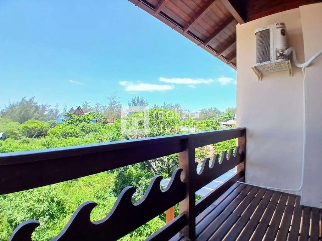 Casa sin amueblar con 3 dormitorios y balcón — photo 20