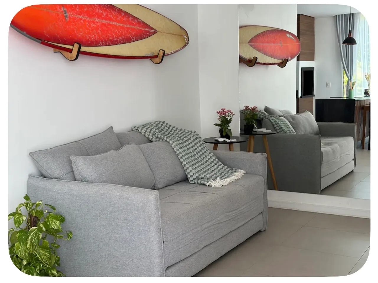 Furnished 1-bedroom home with balcony