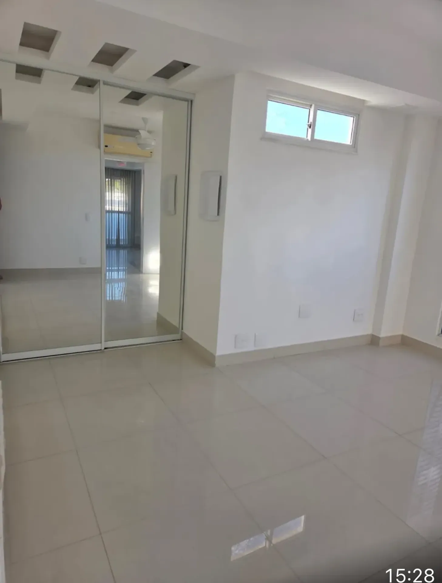Unfurnished 3-bedroom apartment with terrace views — photo 16