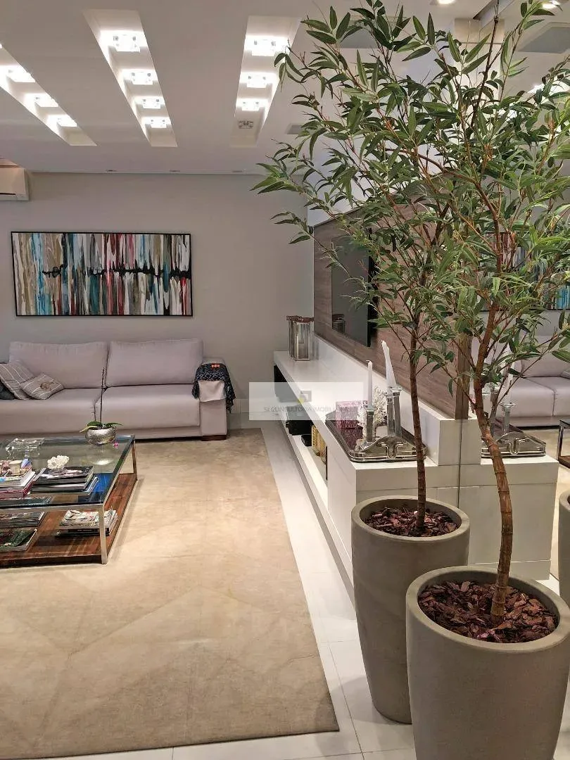 254 m² apartment with 4 en-suite rooms and private BBQ