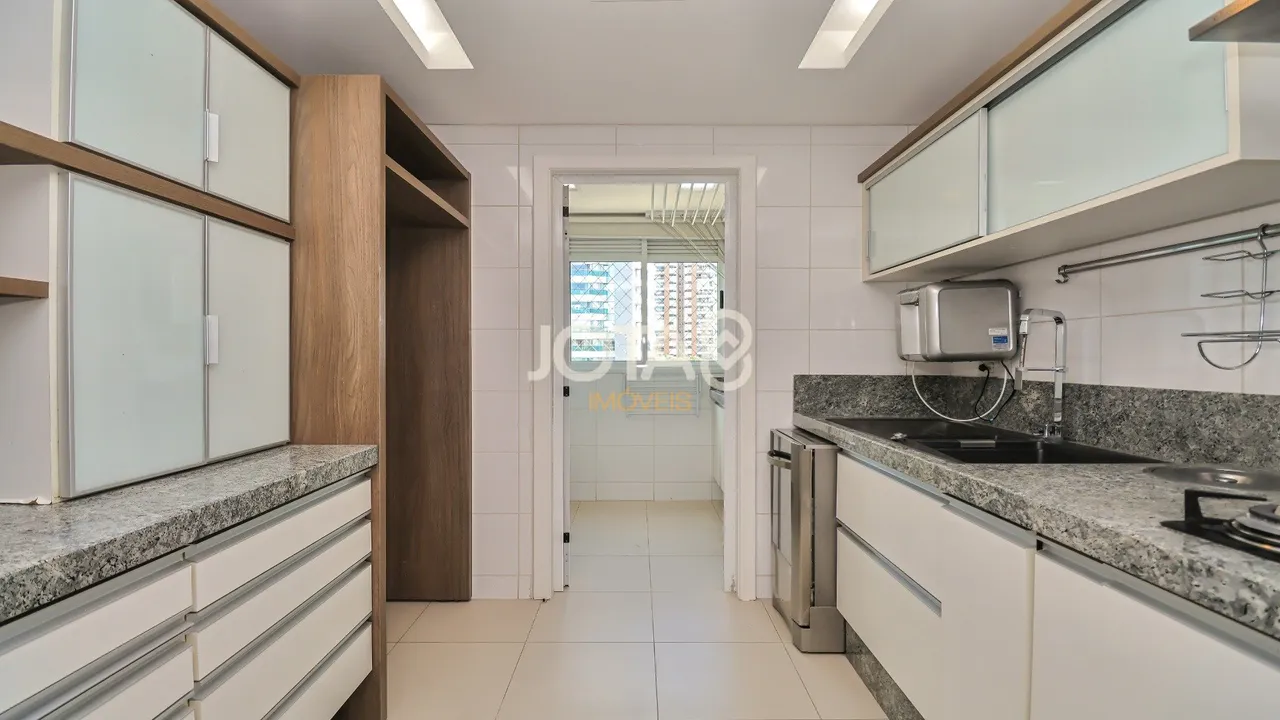 Furnished 3-bedroom apartment with a private BBQ — photo 9