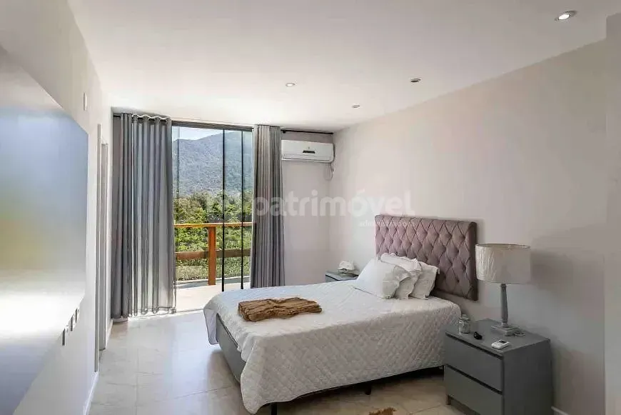 Furnished house with 5 bedrooms and 5 bathrooms — photo 3