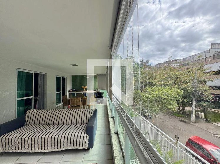Furnished apartment, 132 m², with a glass-enclosed balcony — photo 30