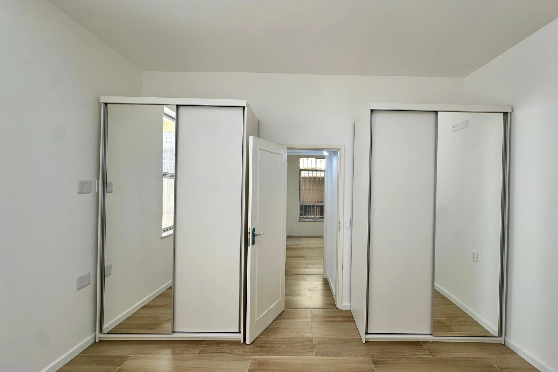 2-bedroom rental apartment with 1 total bathroom — photo 33