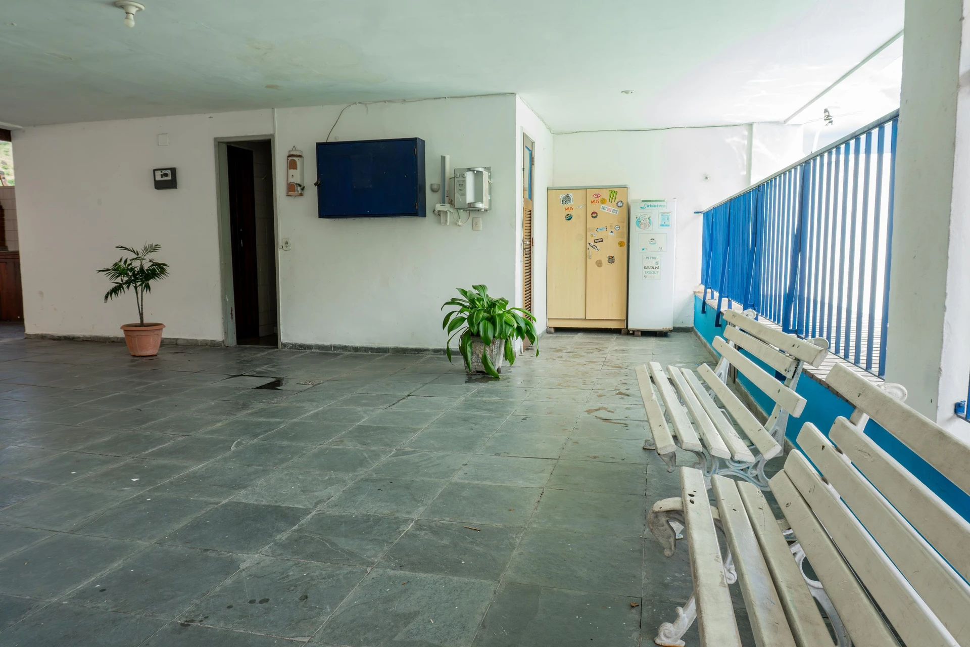 Washing machine in a 3-bedroom apartment, 90 m² — photo 13