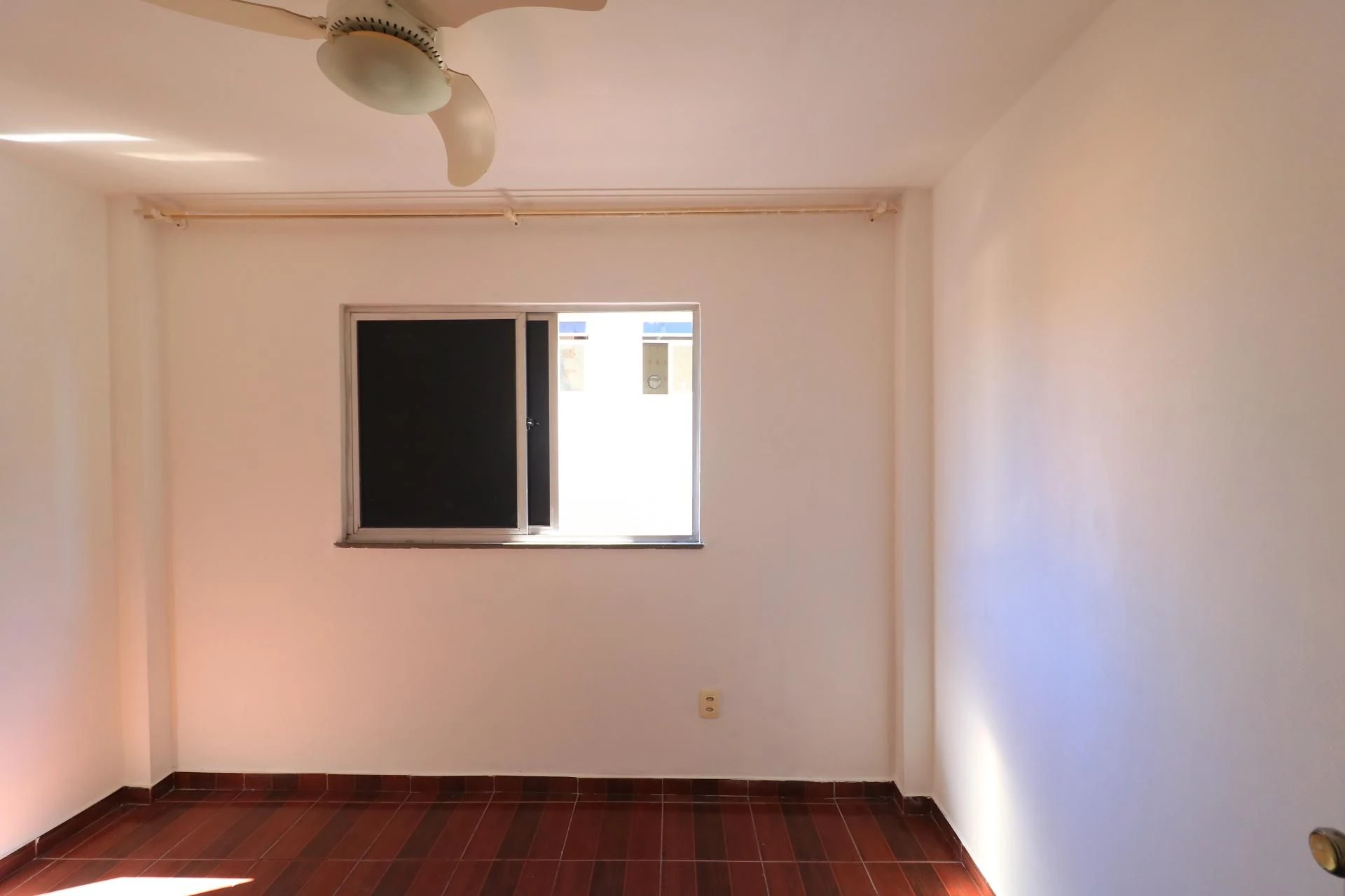 Apartamento sin amueblar de 2 dormitorios con balcón — photo 4